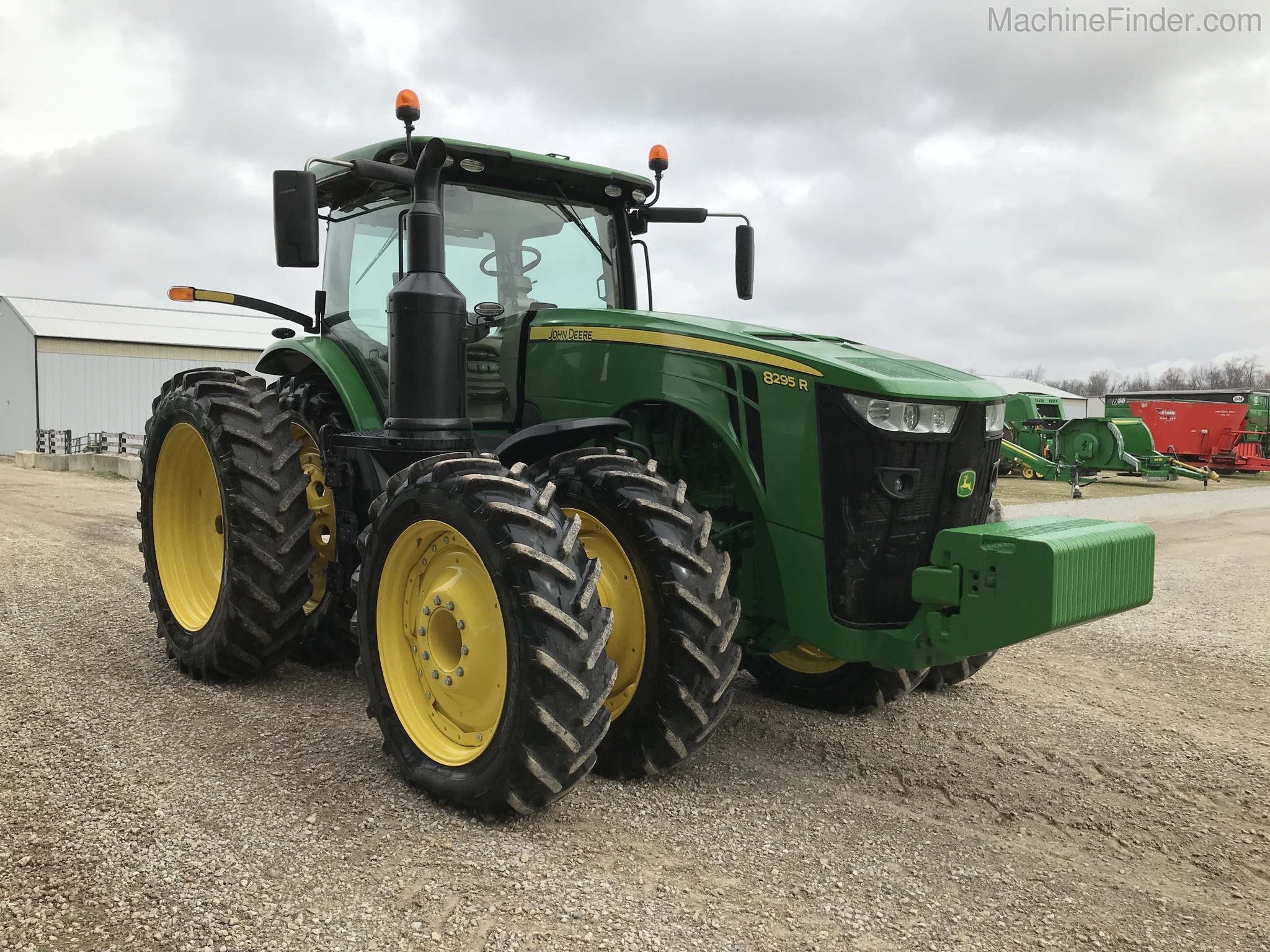 2019 John Deere 8295R Image 5