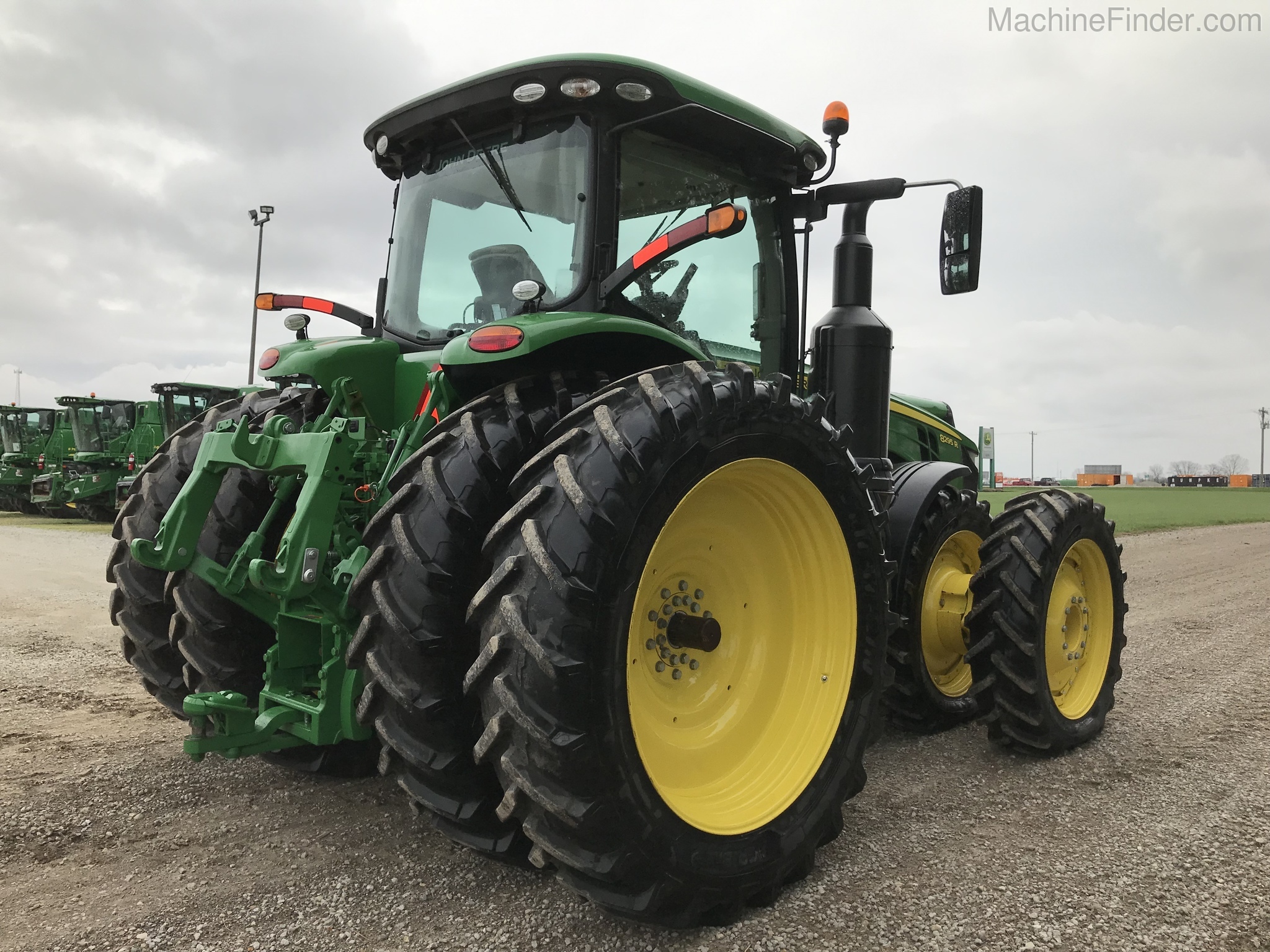 2019 John Deere 8295R Image 7