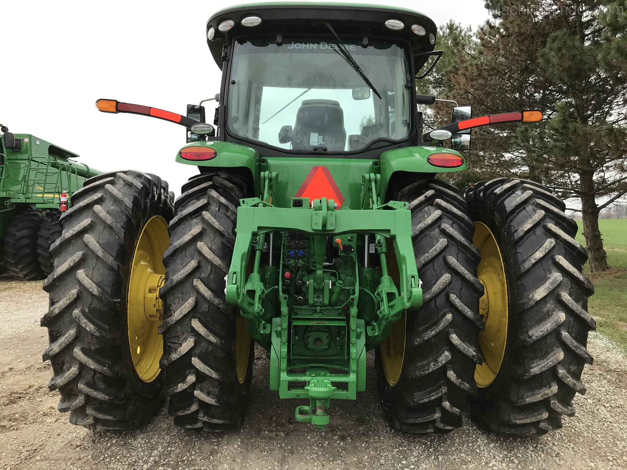 2019 John Deere 8295R Image 8