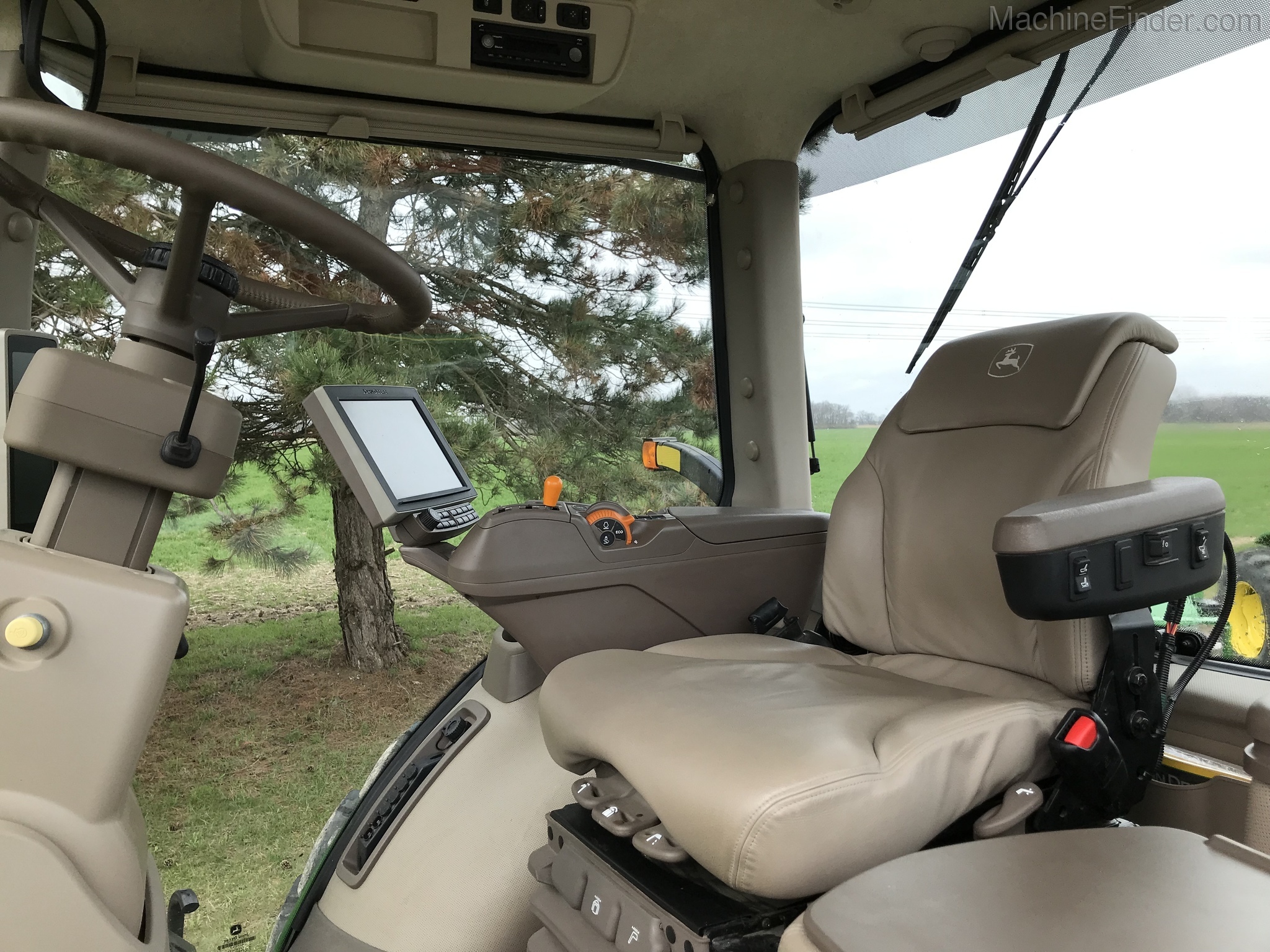 2019 John Deere 8295R Image 24