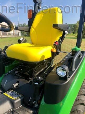 2021 John Deere 1025R Image 6