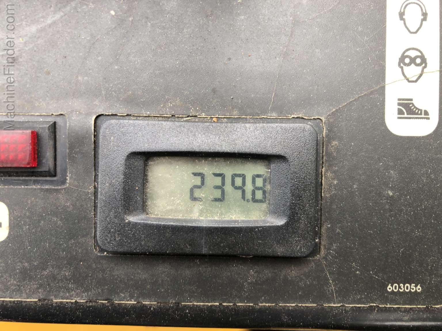 2012 Hustler SUPER Z HYPER DRIVE Image 9