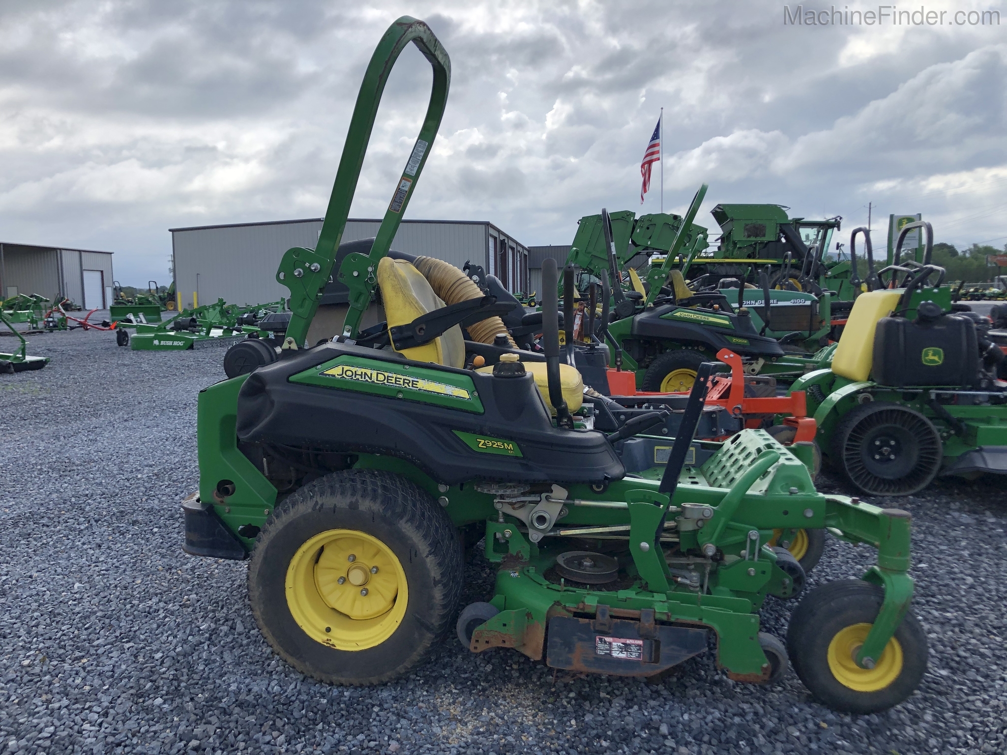 2013 John Deere Z925M Image 1