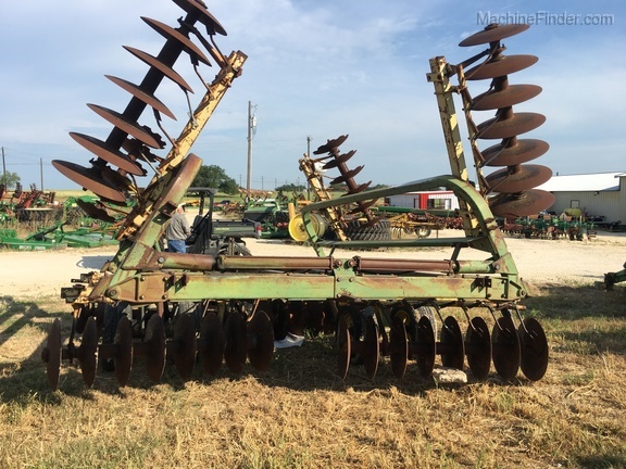 John Deere 230 Image 6