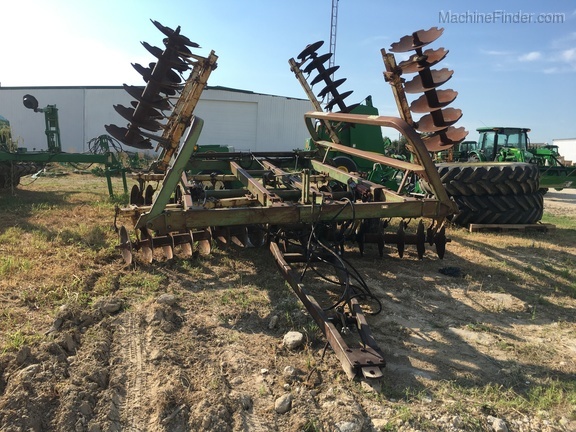 John Deere 230 Image 1