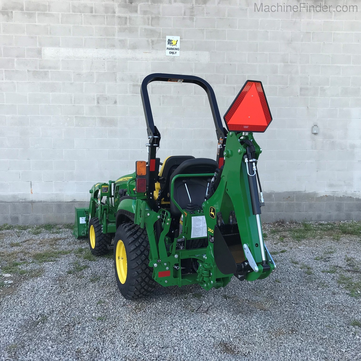 2020 John Deere 2025R Image 6