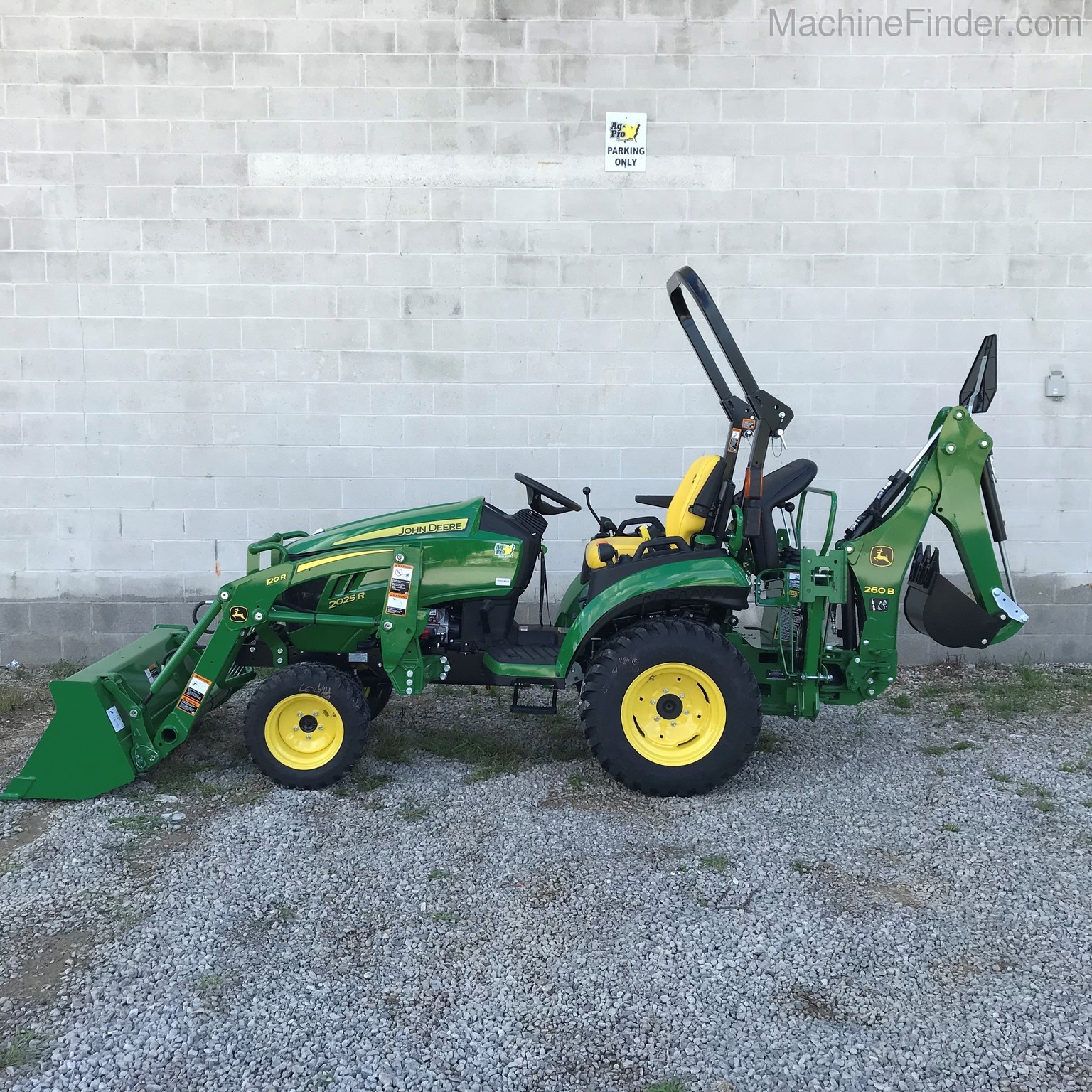 2020 John Deere 2025R Image 1