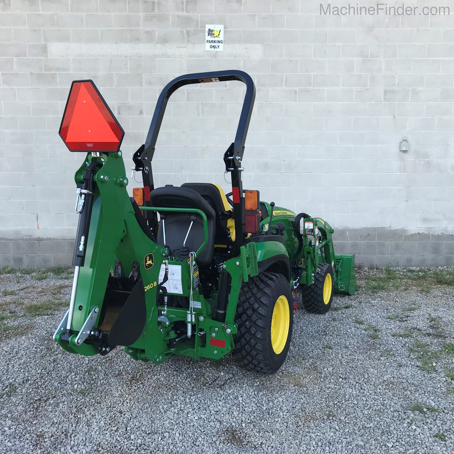 2020 John Deere 2025R Image 7