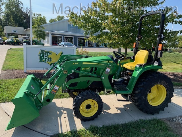 2021 John Deere 3032E Image 1