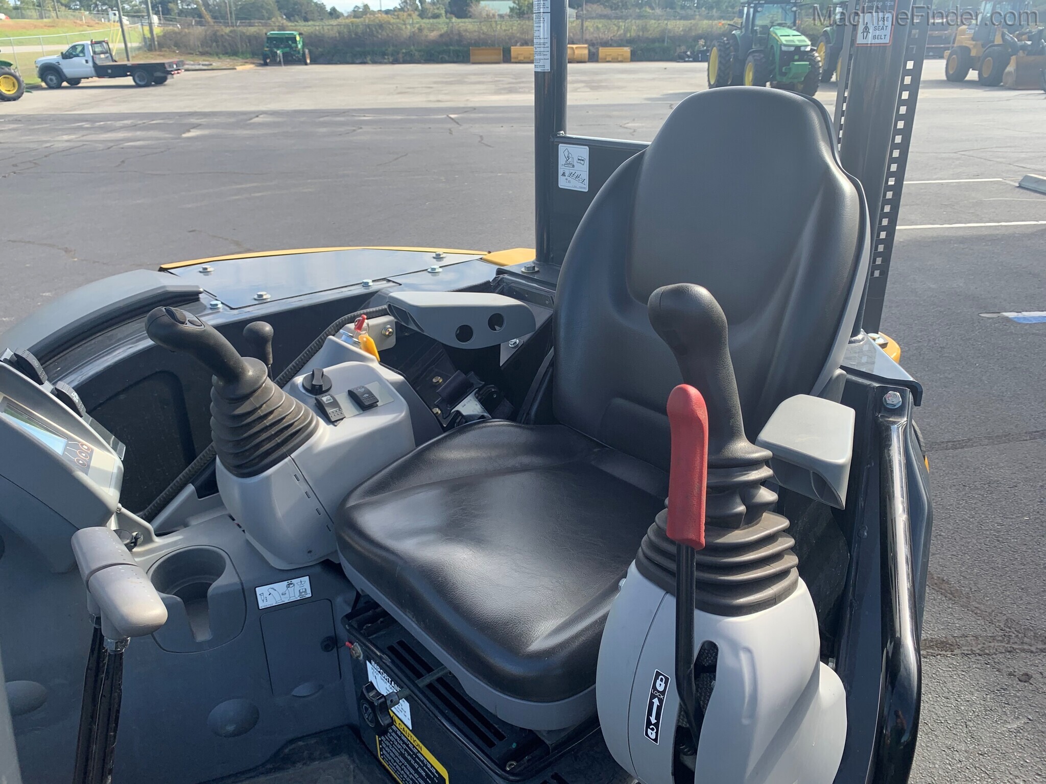 2020 John Deere 50G Image 8