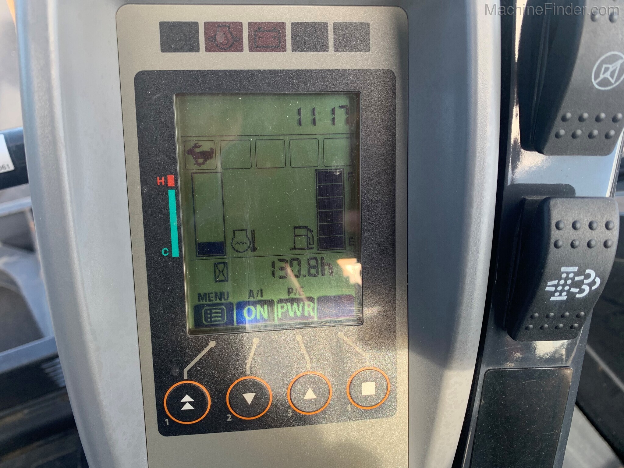 2020 John Deere 50G Image 9