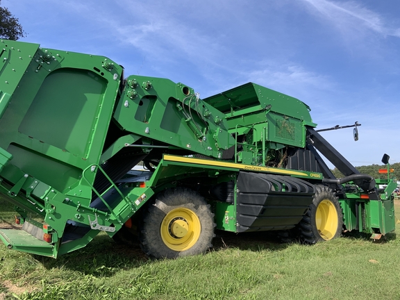 2017 John Deere CP690 Photo 4