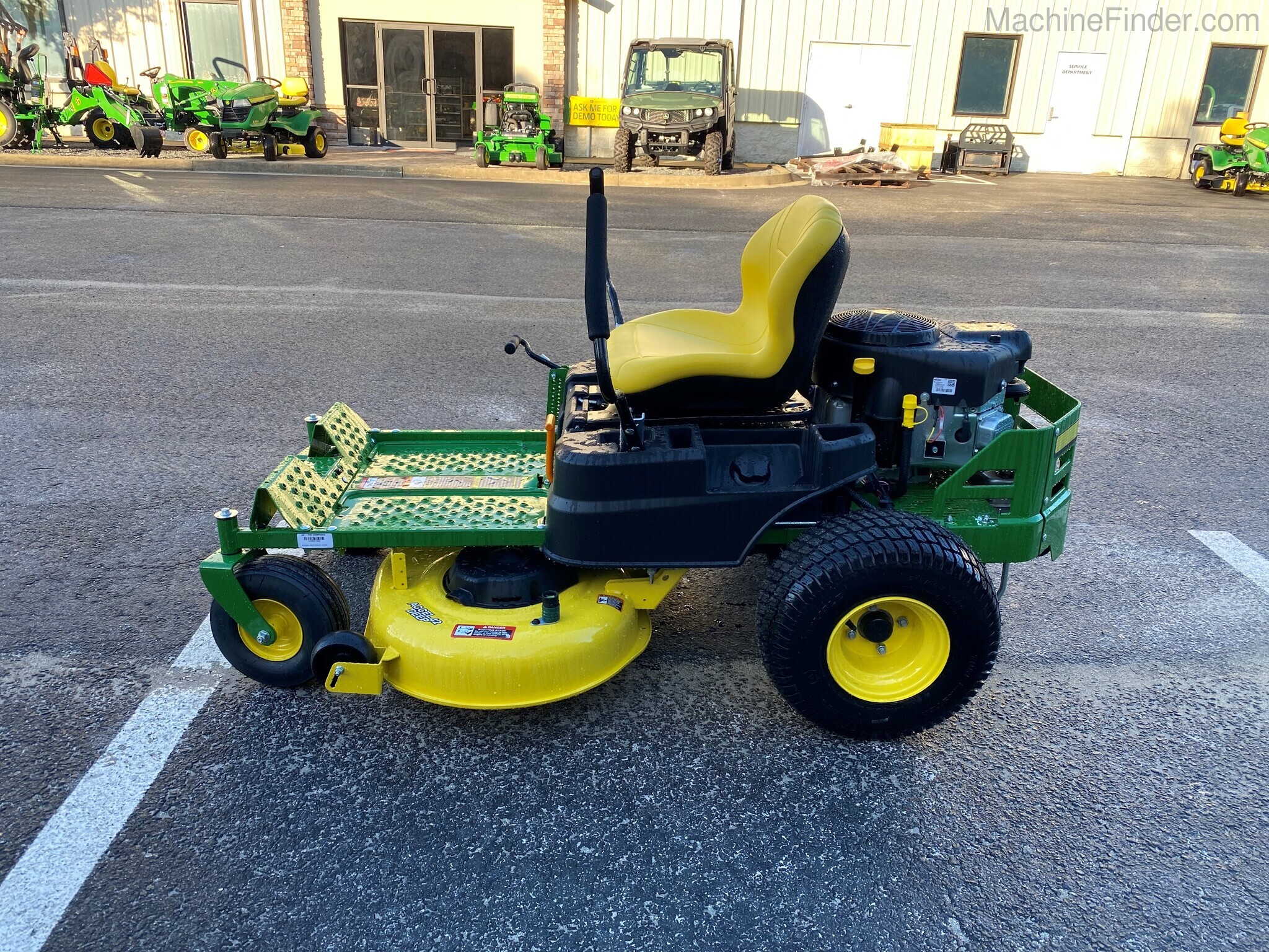 2021 John Deere Z335E Image 1