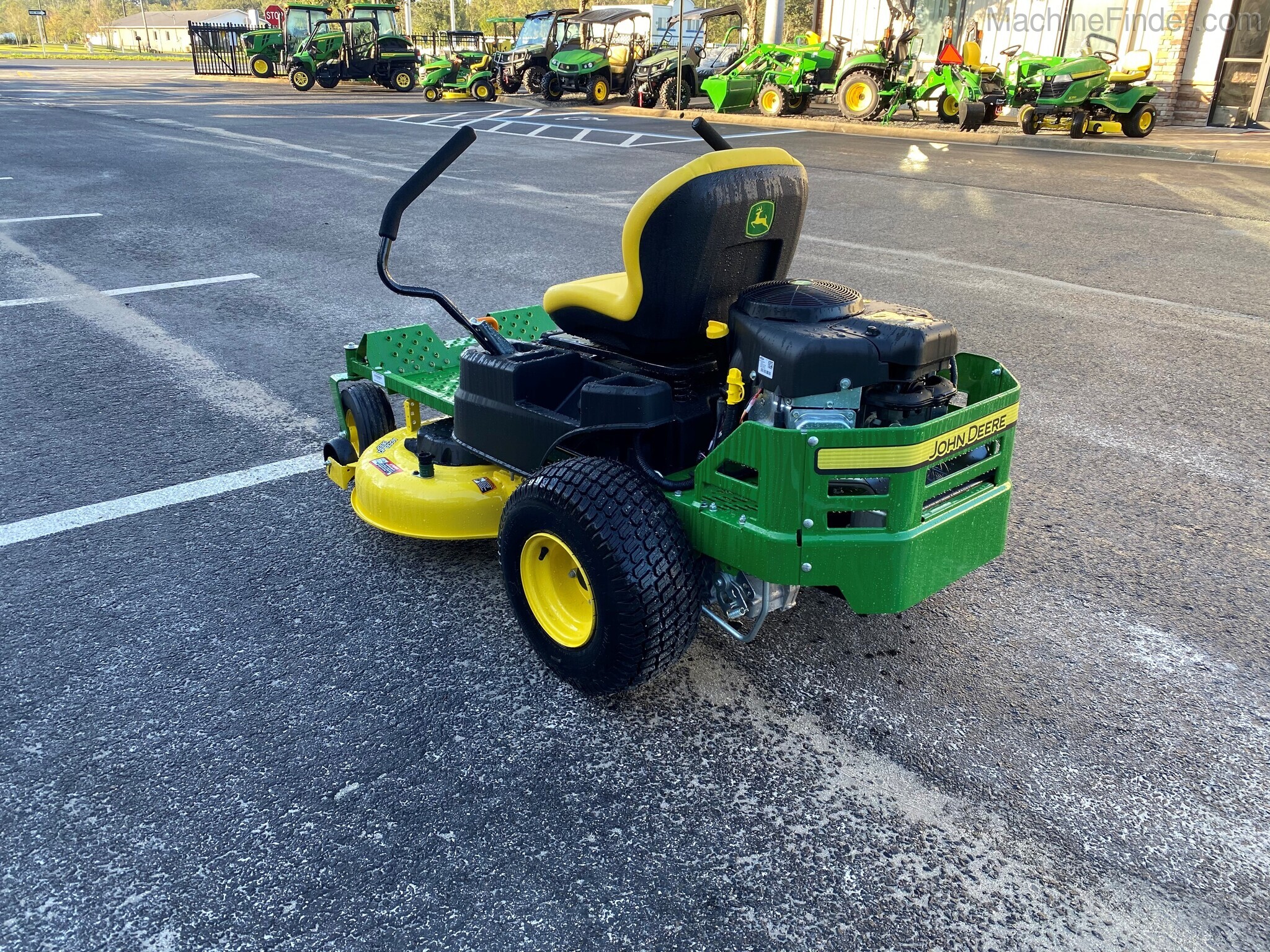 2021 John Deere Z335E Image 2