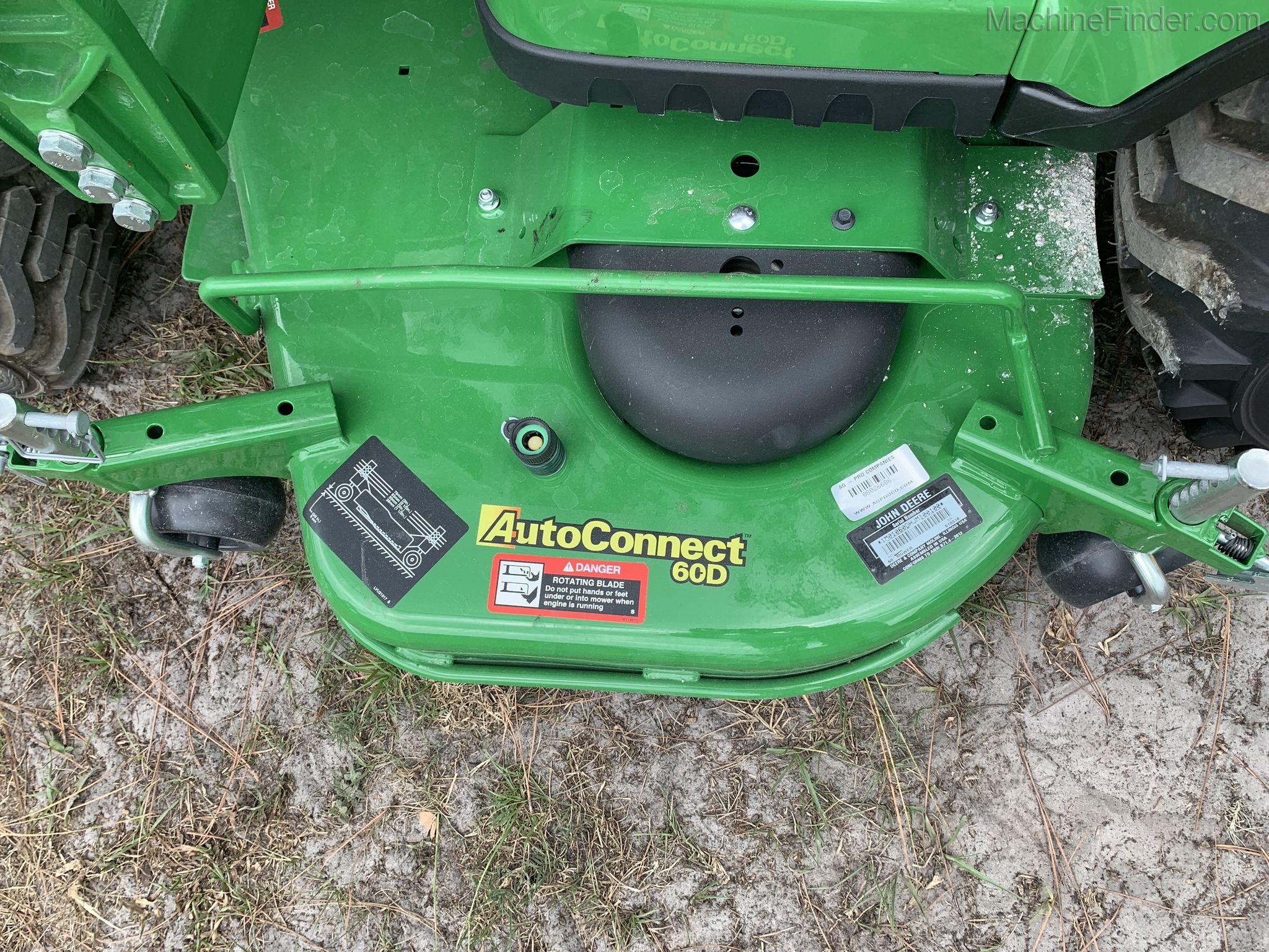 2020 John Deere 1025R Image 5