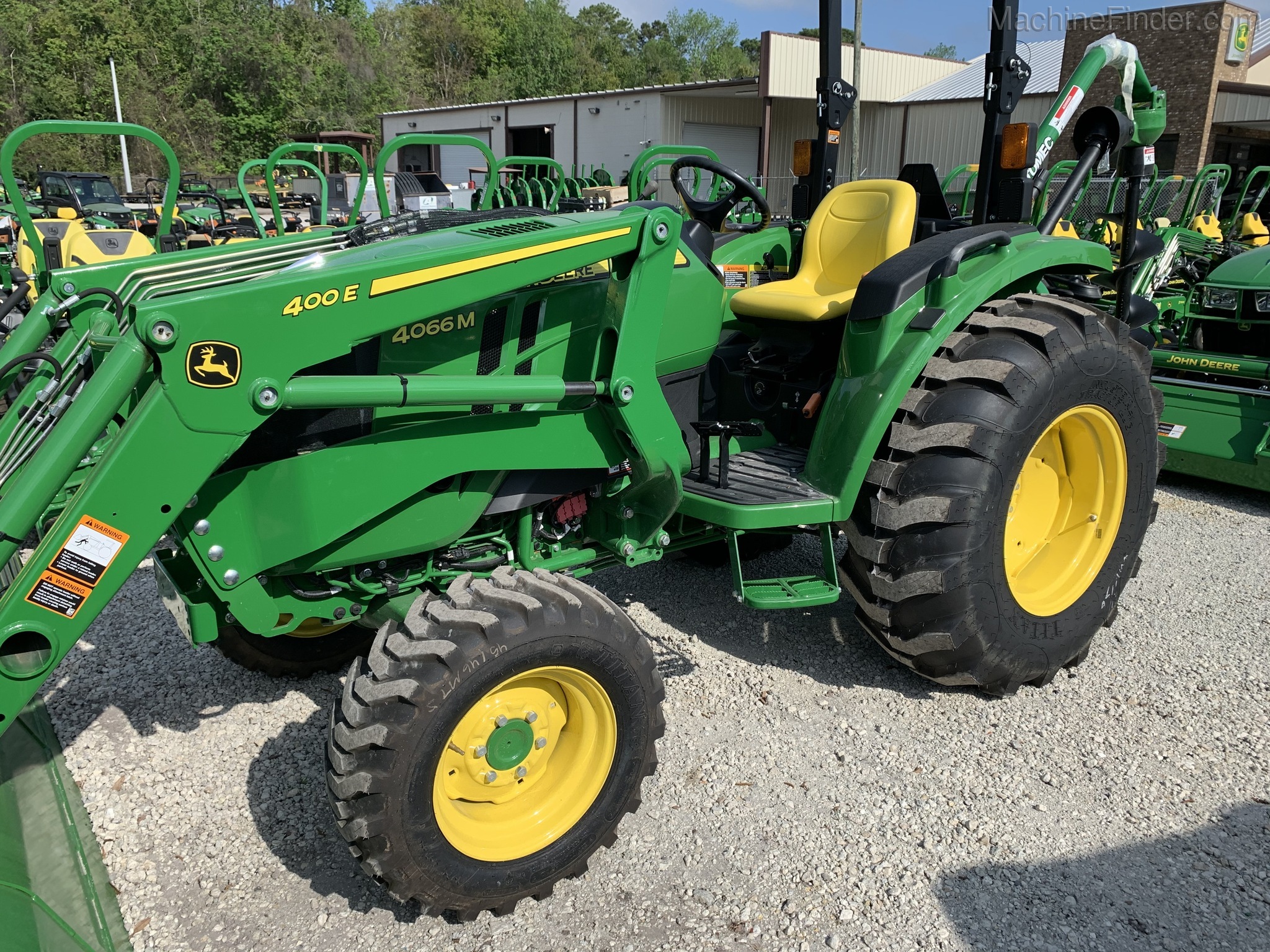 2020 John Deere 4066M Image 3