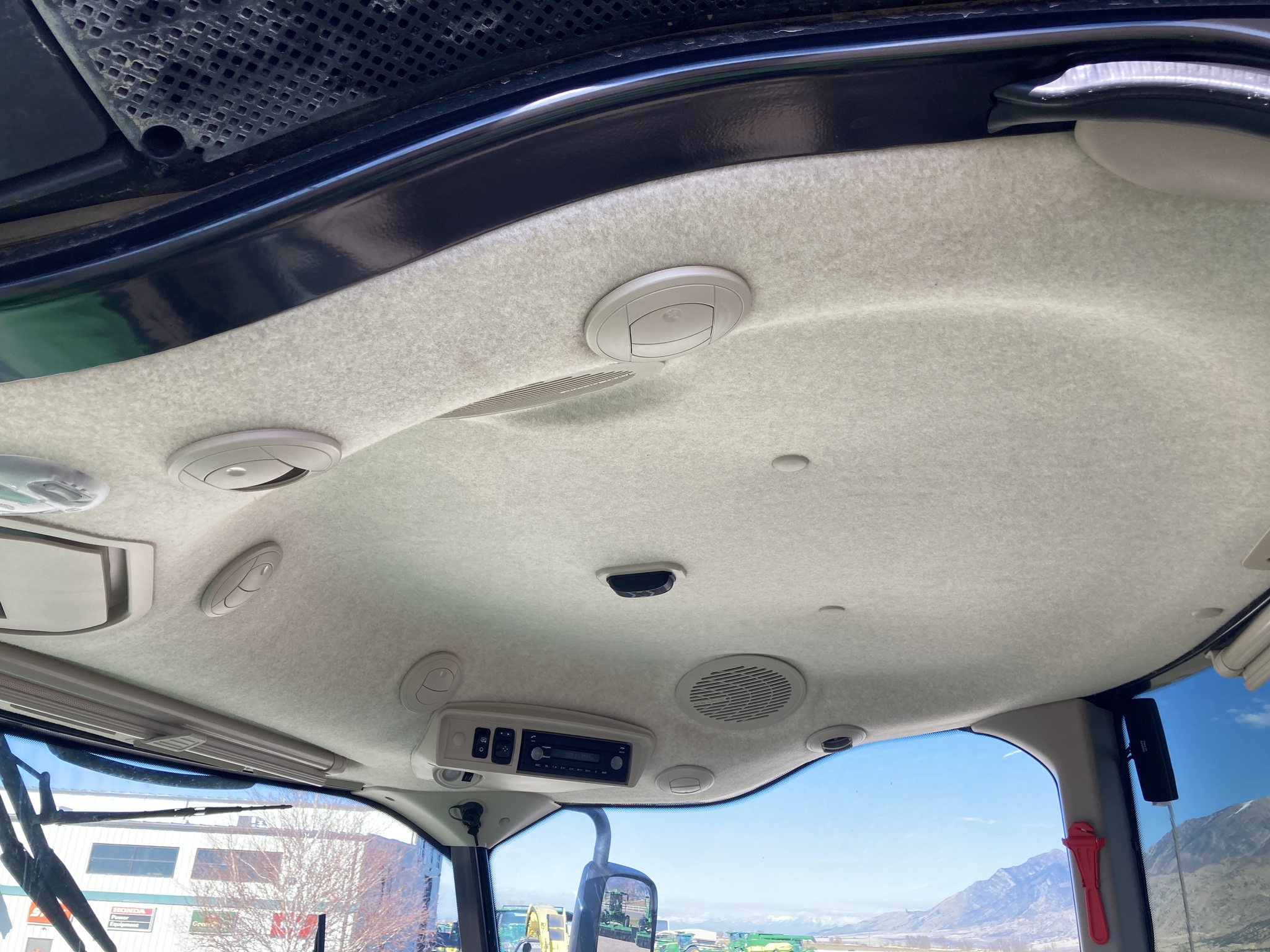 2018 John Deere W260 Image 37