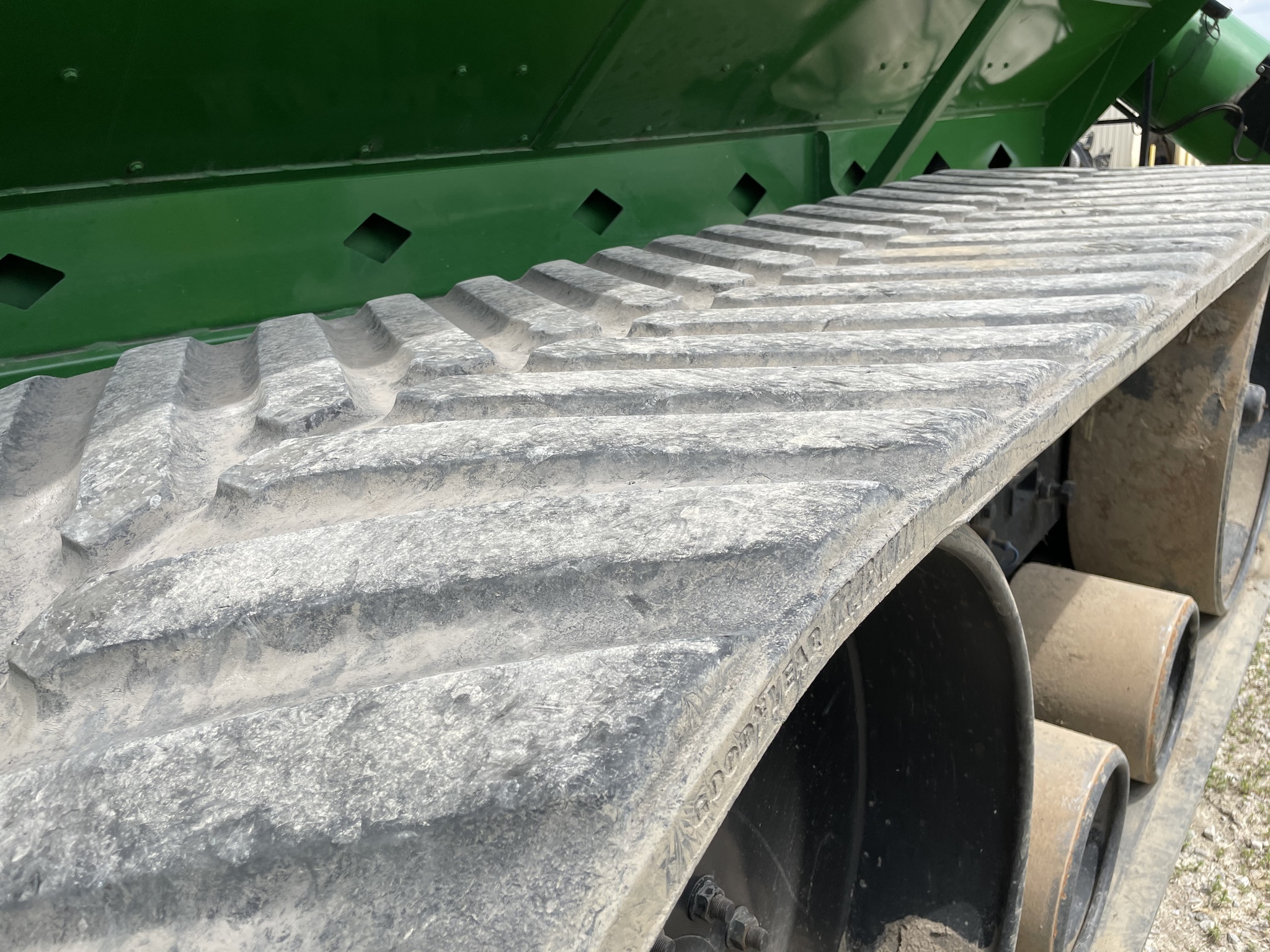 2014 Unverferth 1110 Image 4