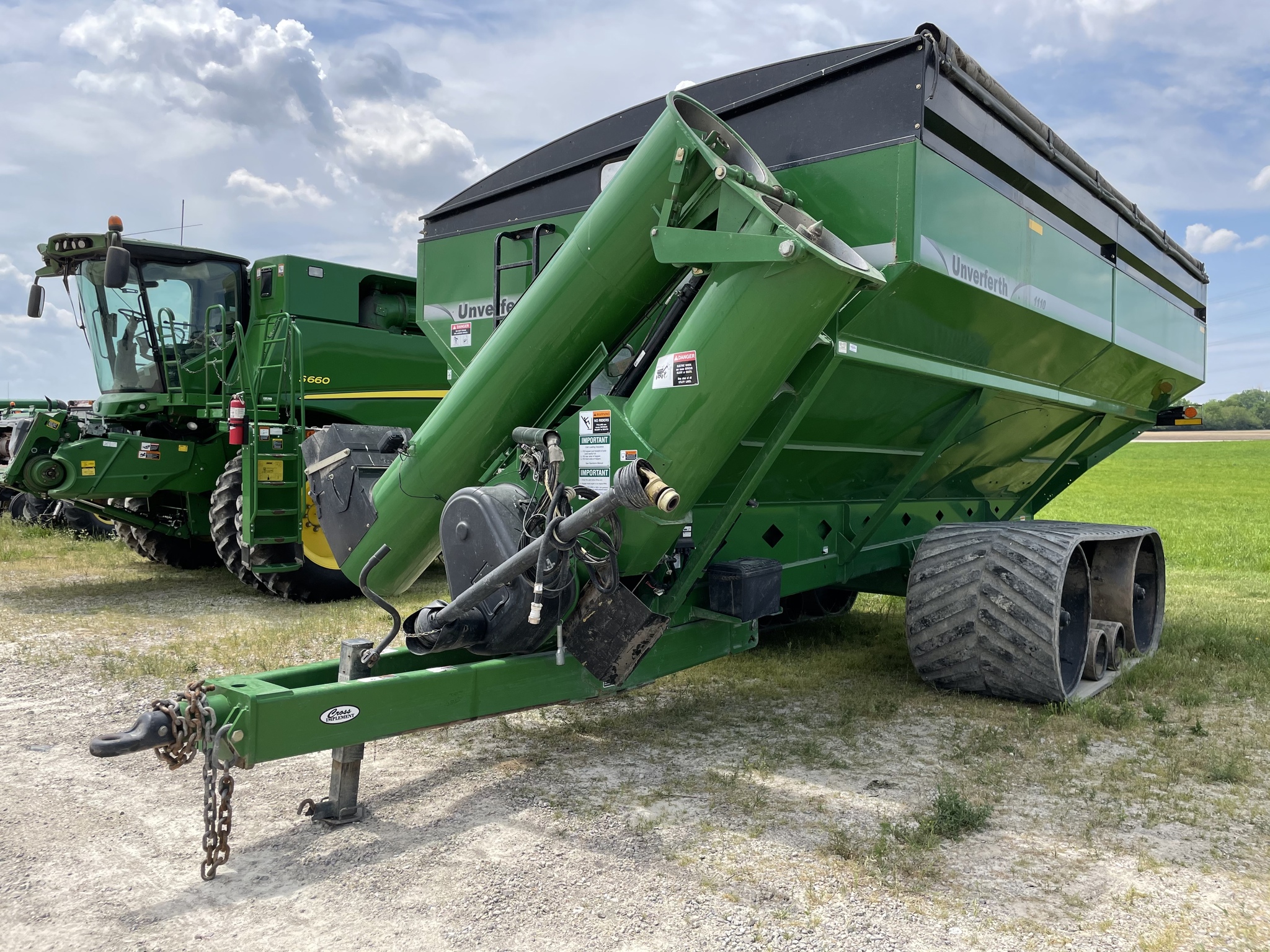 2014 Unverferth 1110 Image 2