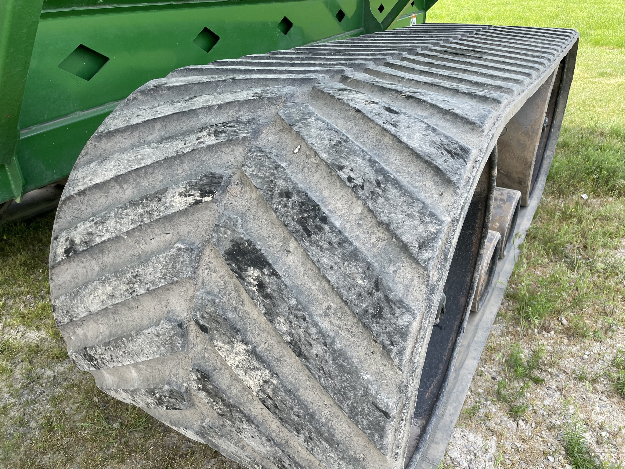 2014 Unverferth 1110 Image 9