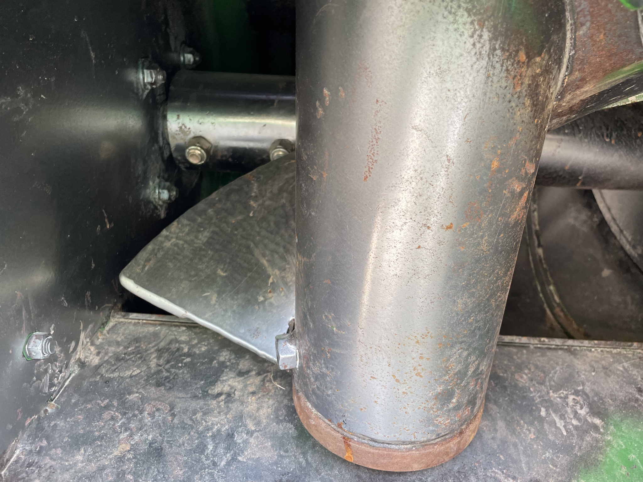 2014 Unverferth 1110 Image 11