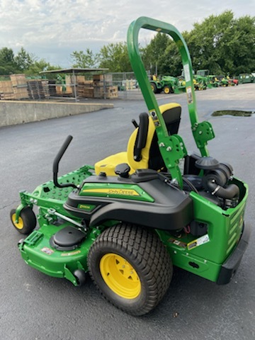 2025 John Deere Z930M Image 6