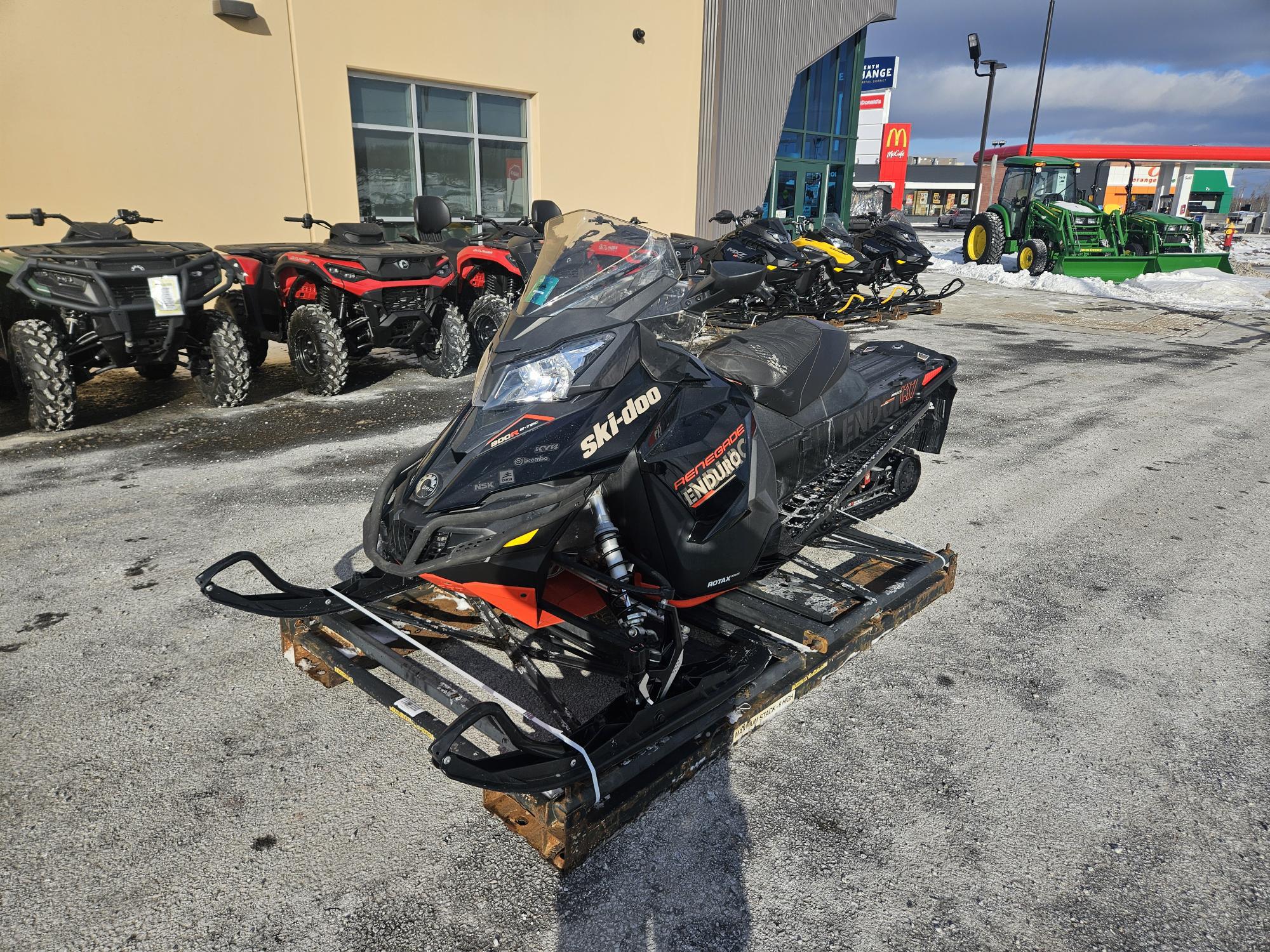 2017 Ski Doo Renegade Enduro 800 Etec Image 4