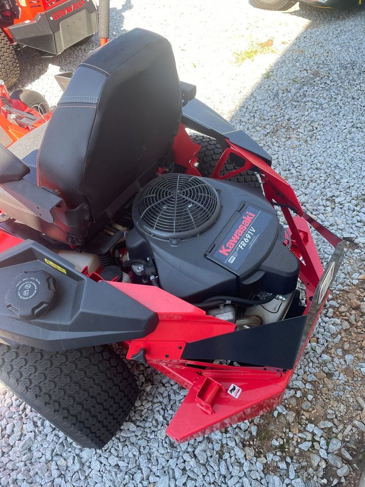 2022 Gravely ZTHD Image 2