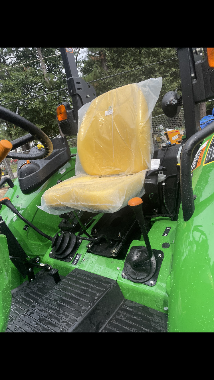 2023 John Deere 5067E Image 2