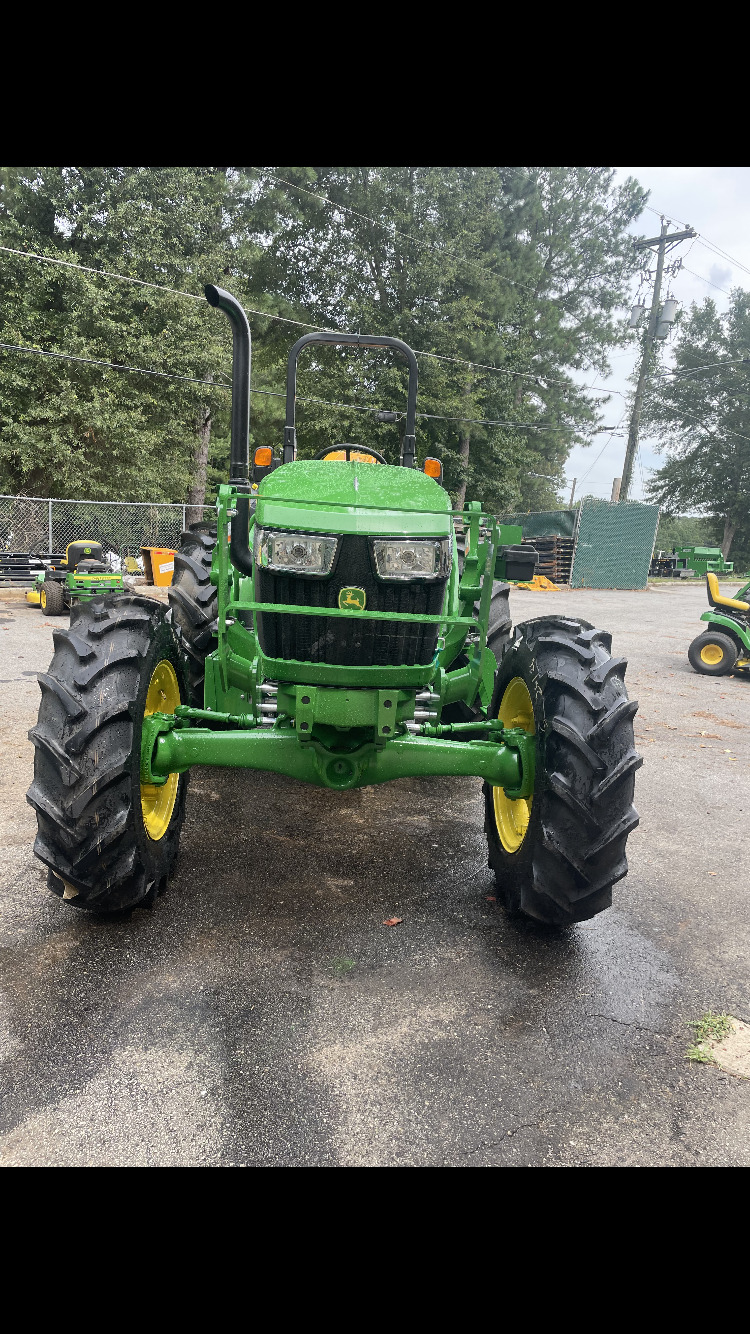 2023 John Deere 5067E Image 9