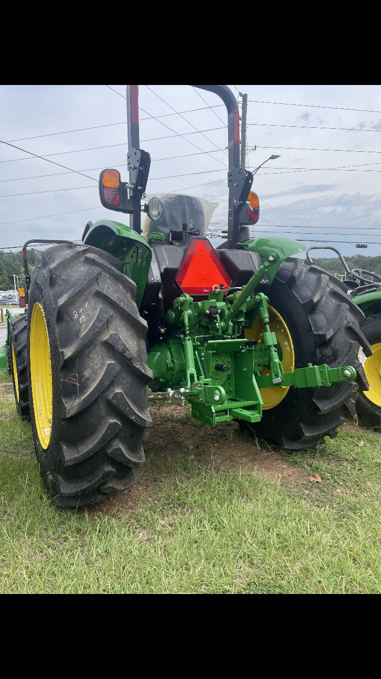 2023 John Deere 5067E Image 13