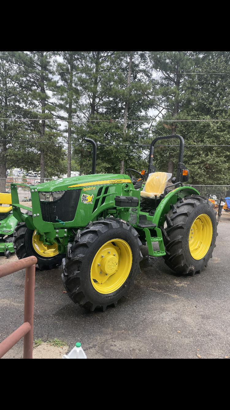 2023 John Deere 5067E Image 1