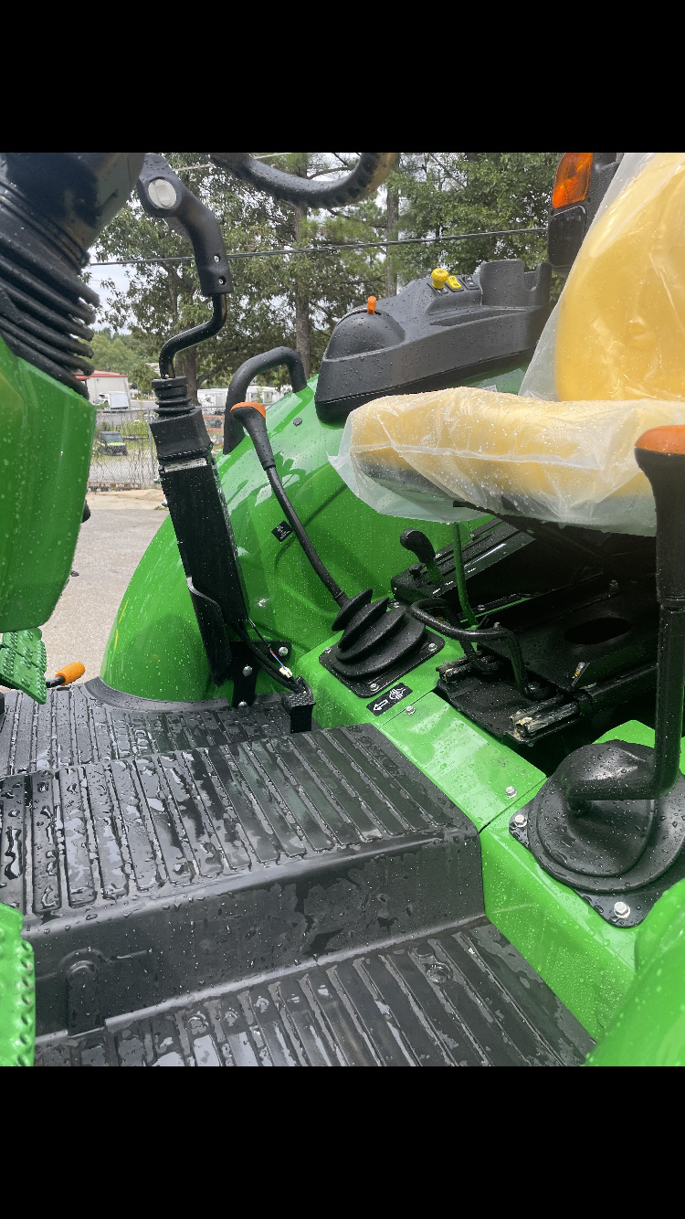 2023 John Deere 5067E Image 11