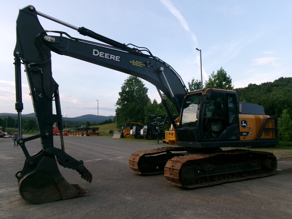 Photo of a 2023 John Deere 210P