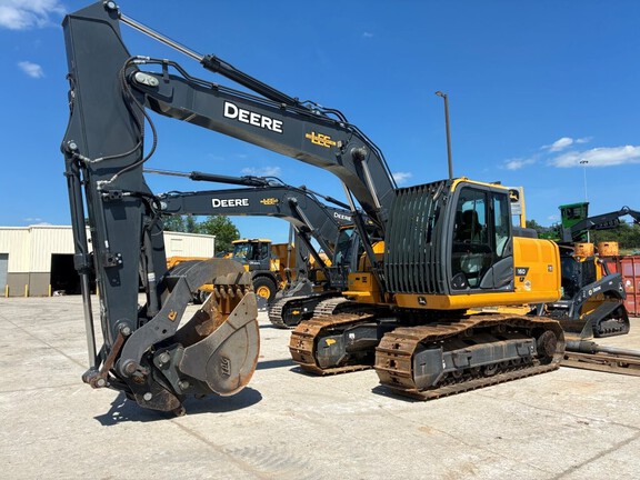 Photo of a 2024 John Deere 160P