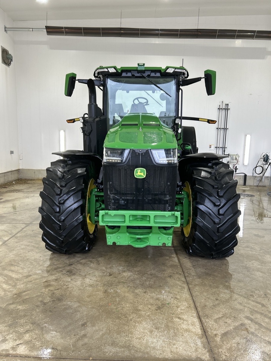 2021 John Deere 8R 250 Image 3