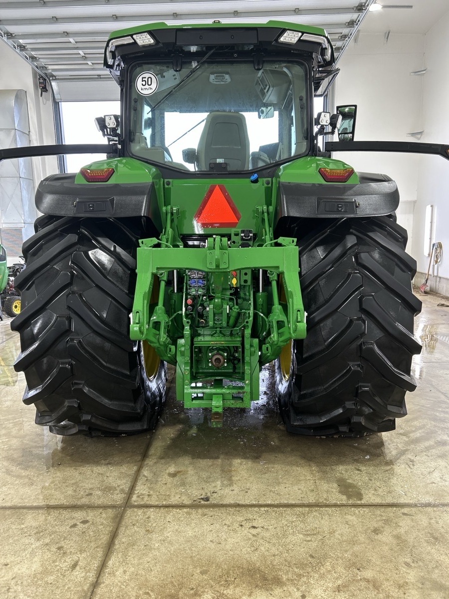 2021 John Deere 8R 250 Image 4