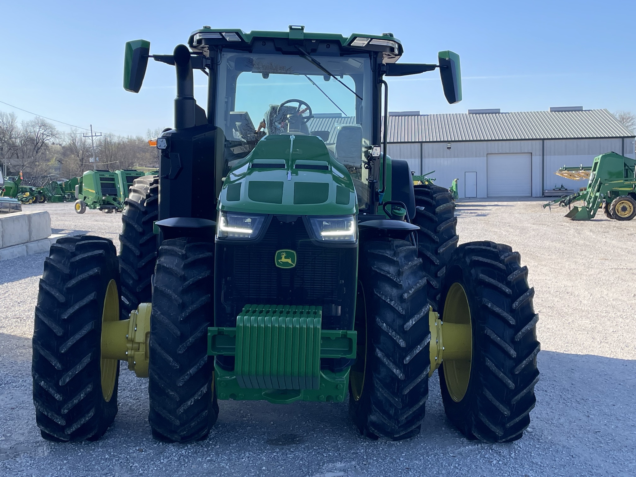  2023 John Deere 8R 370 at Heritage Tractor in Joplin, MO