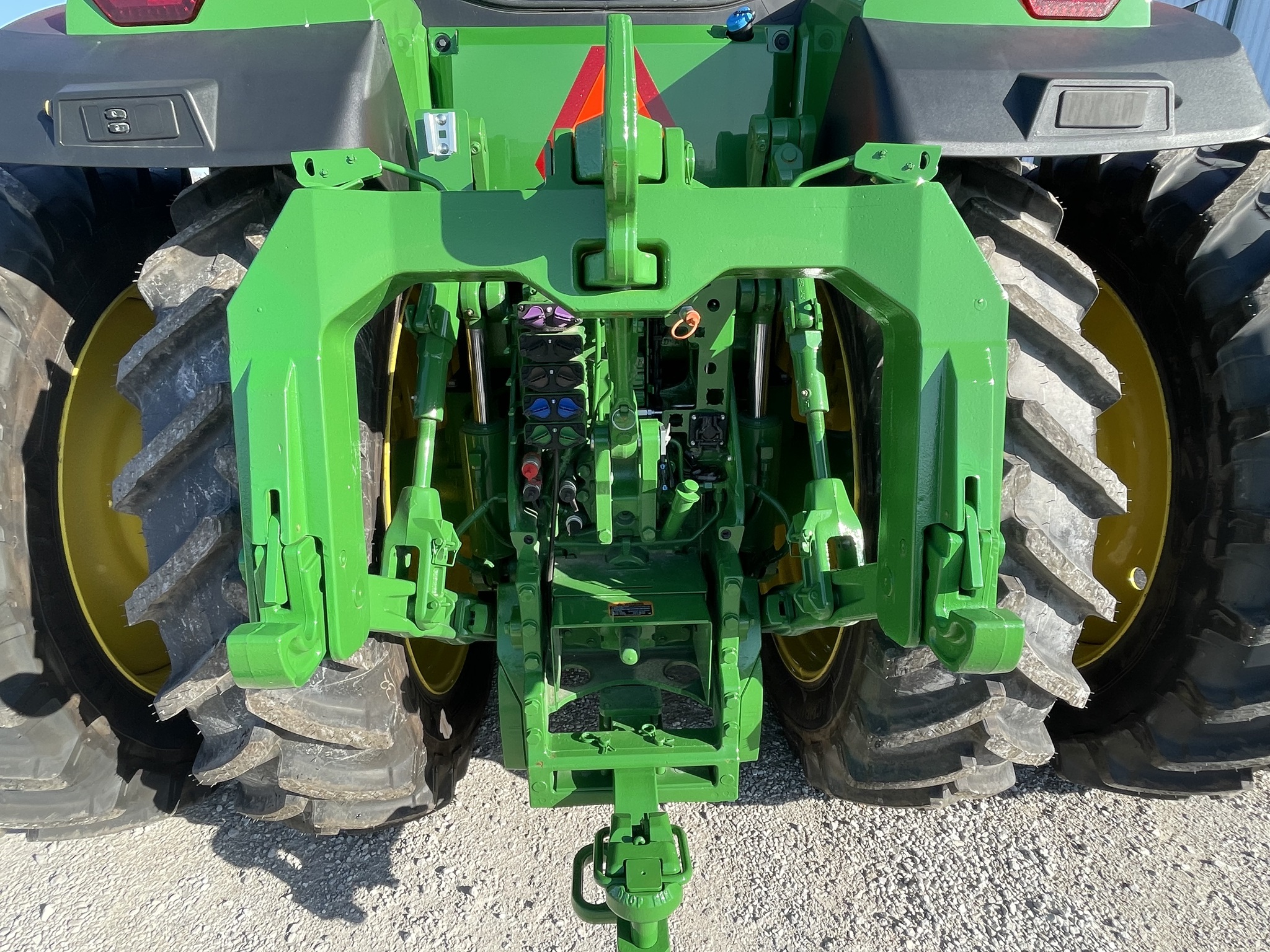  2023 John Deere 8R 370 at Heritage Tractor in Joplin, MO