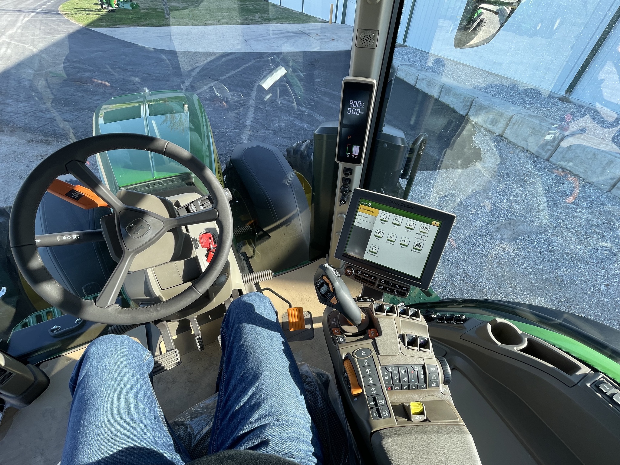  2023 John Deere 8R 370 at Heritage Tractor in Joplin, MO