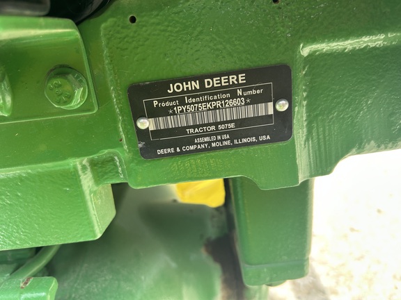 2023 John Deere 5075E Photo 2