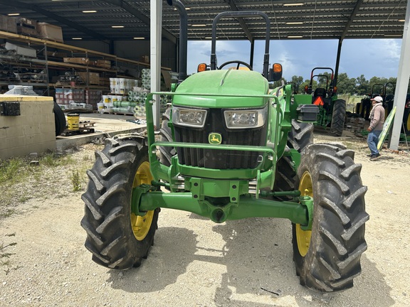 2023 John Deere 5075E Photo 4