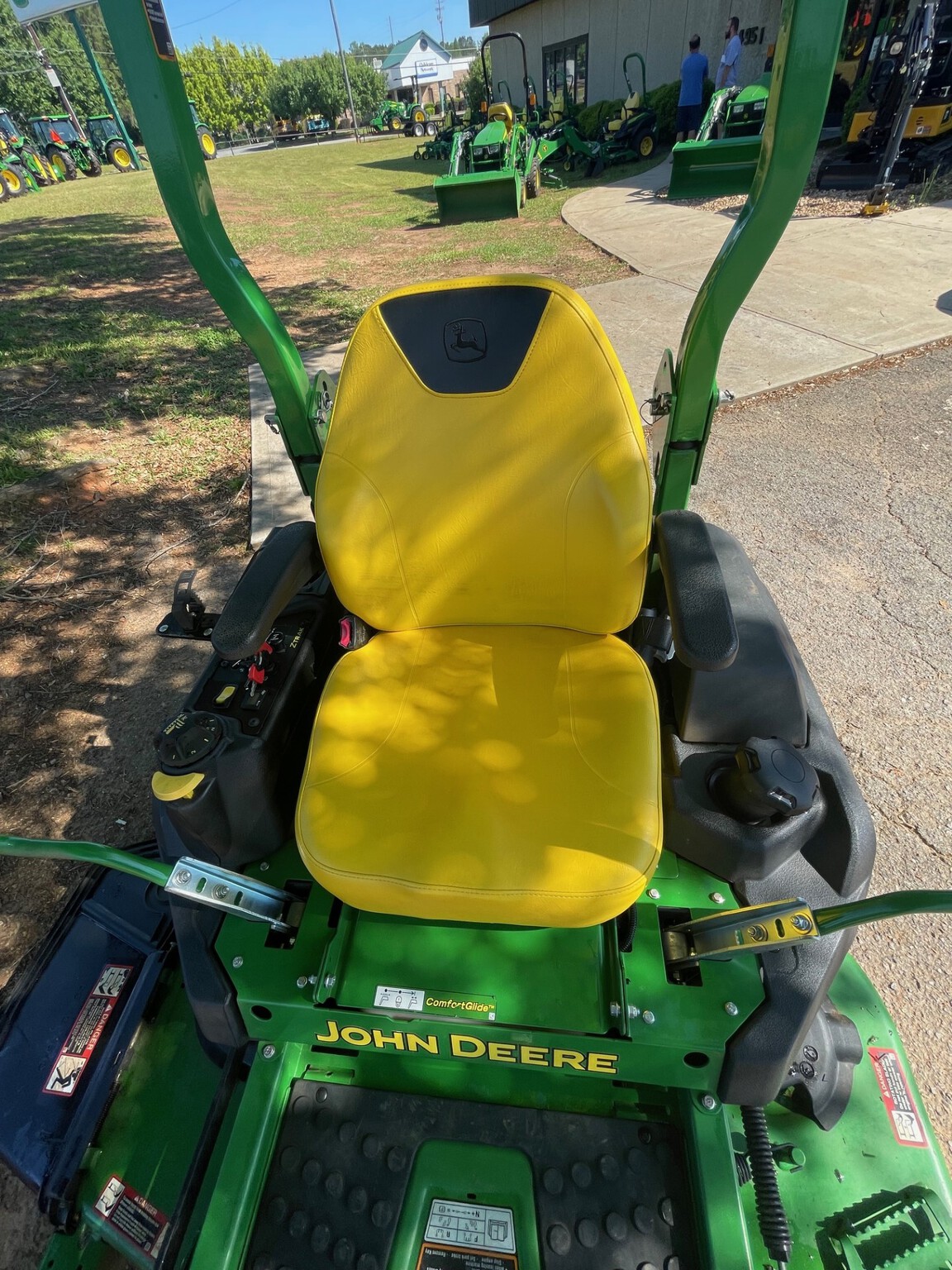 2022 John Deere Z730M Image 5