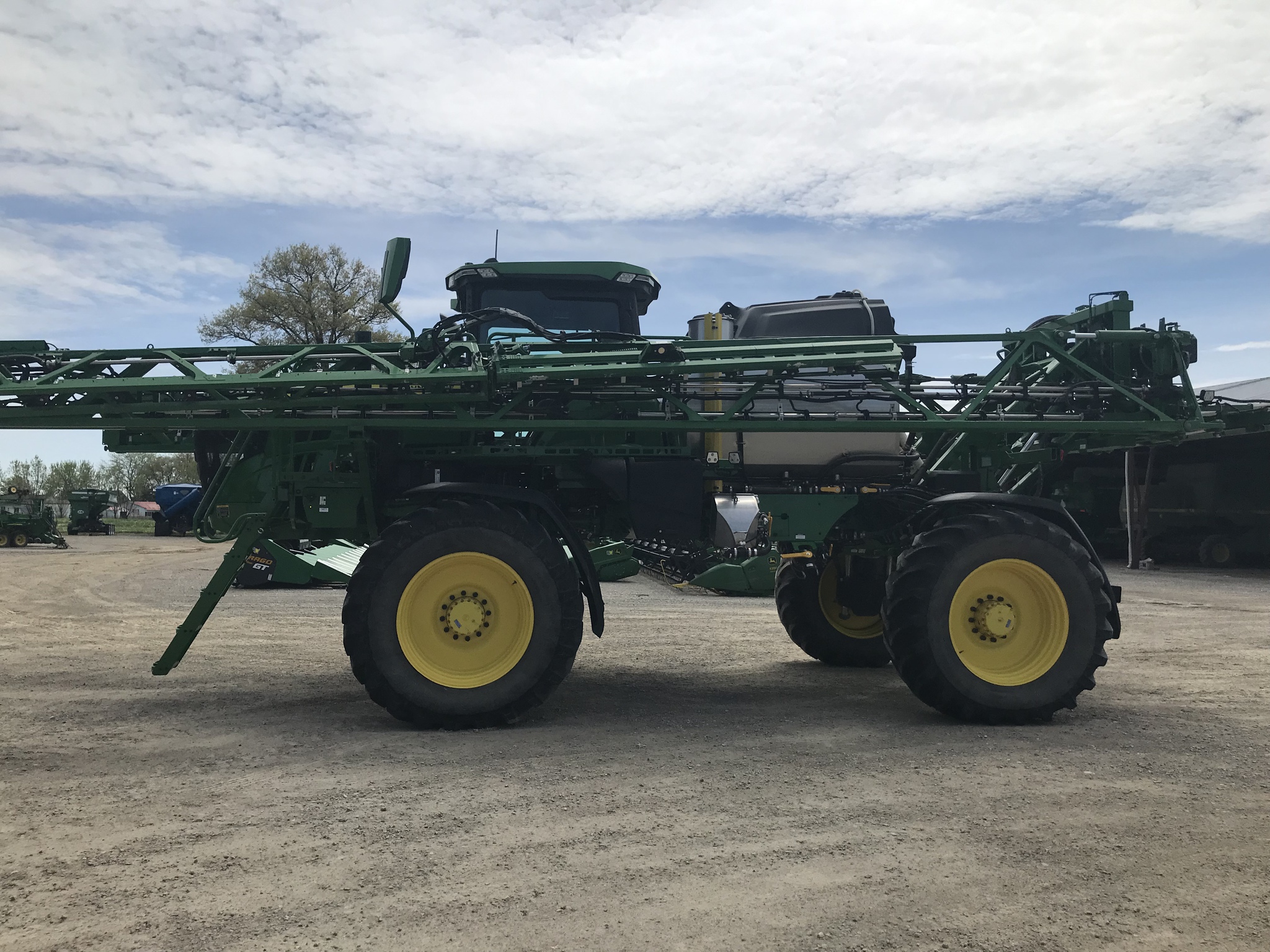 2022 John Deere 412R Image 4