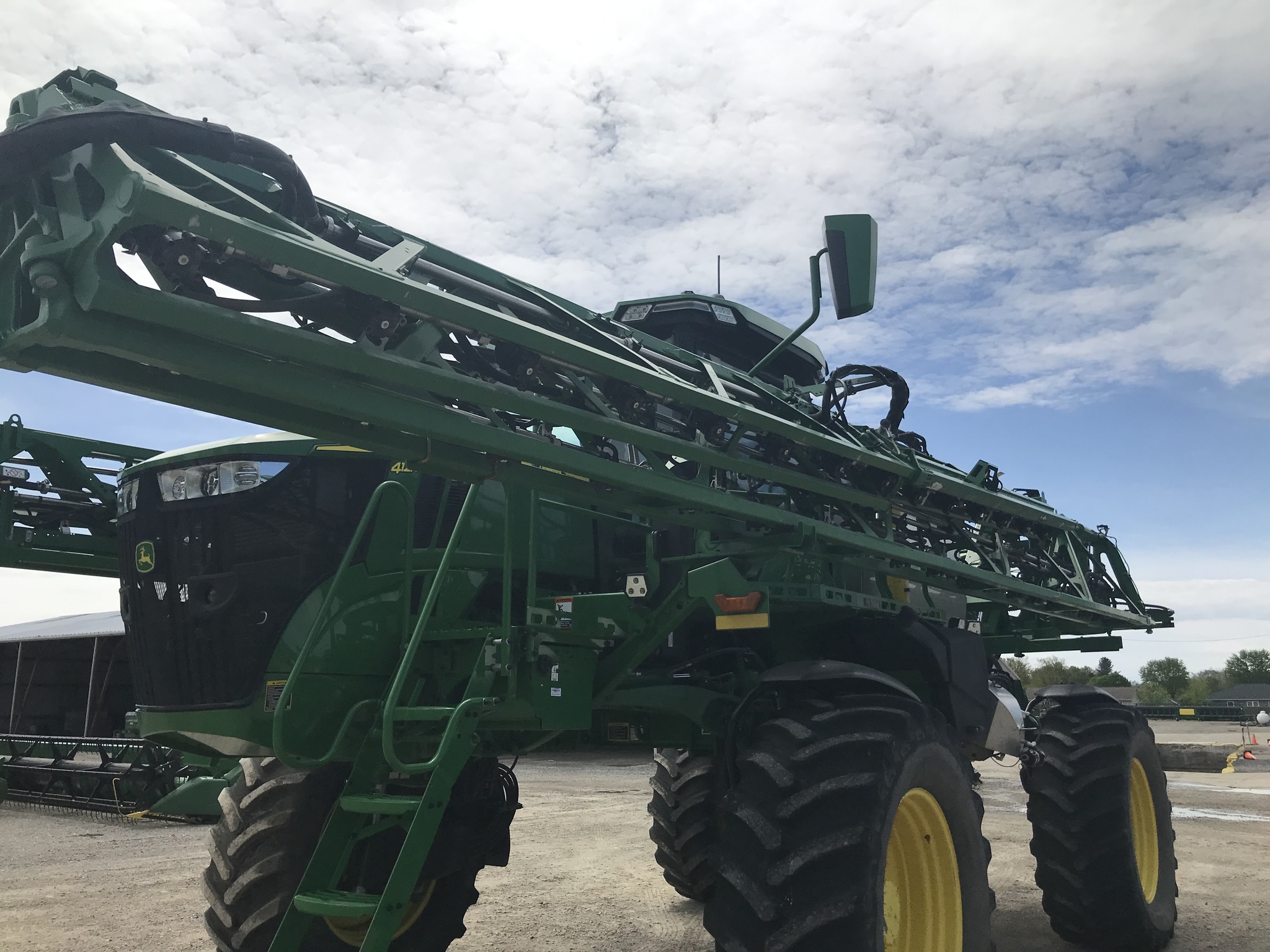 2022 John Deere 412R Image 16