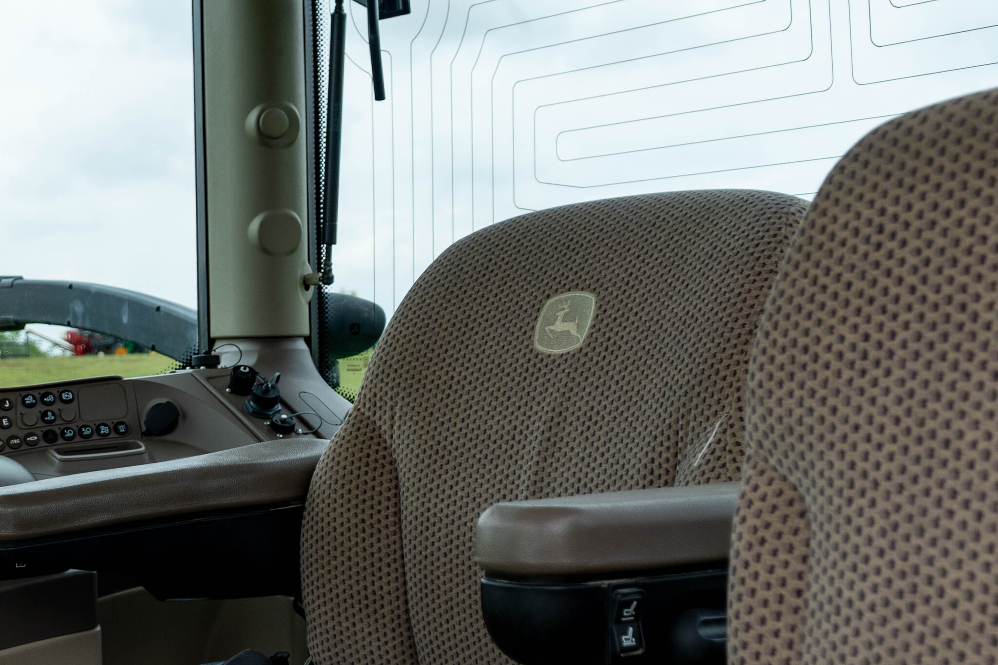 Used 2012 John Deere 6190R Row Crop Tractors at Koenig Equipment in Rushville, IN - PhotoXL31