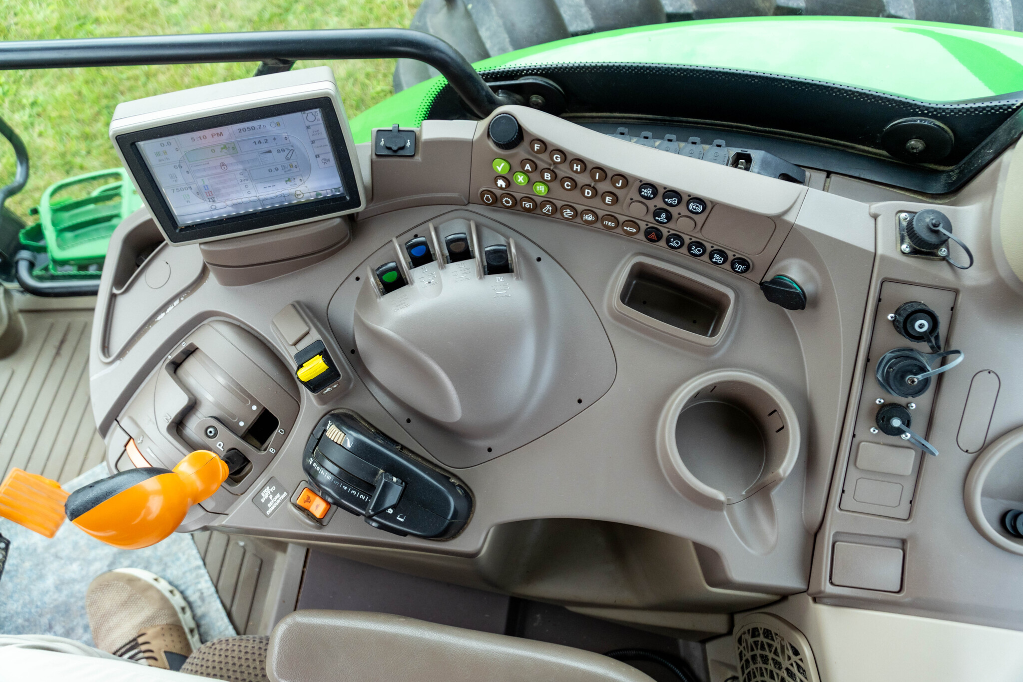 Used 2012 John Deere 6190R Row Crop Tractors at Koenig Equipment in Rushville, IN - PhotoXL33