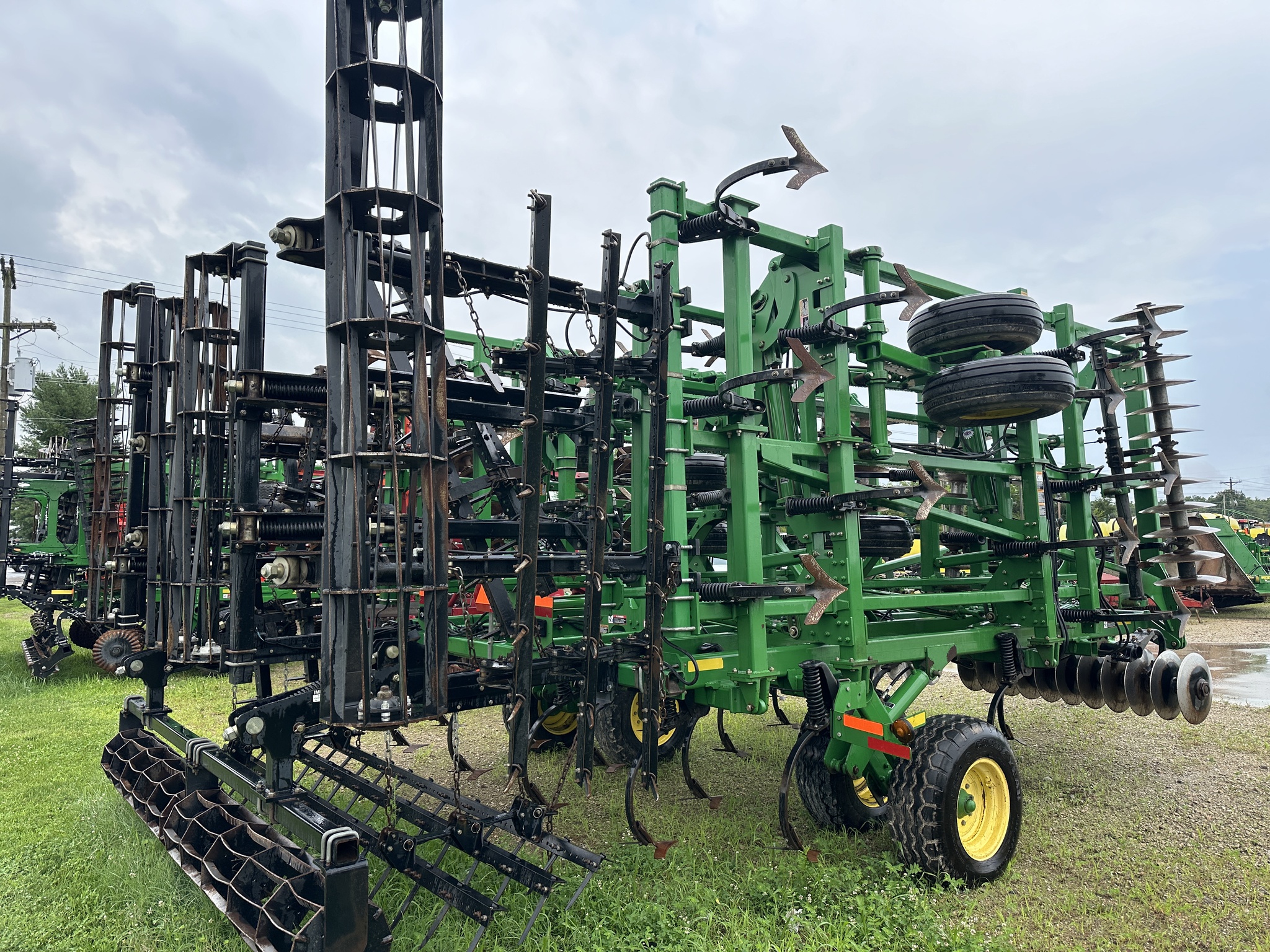 2009 John Deere 2310 Image 3