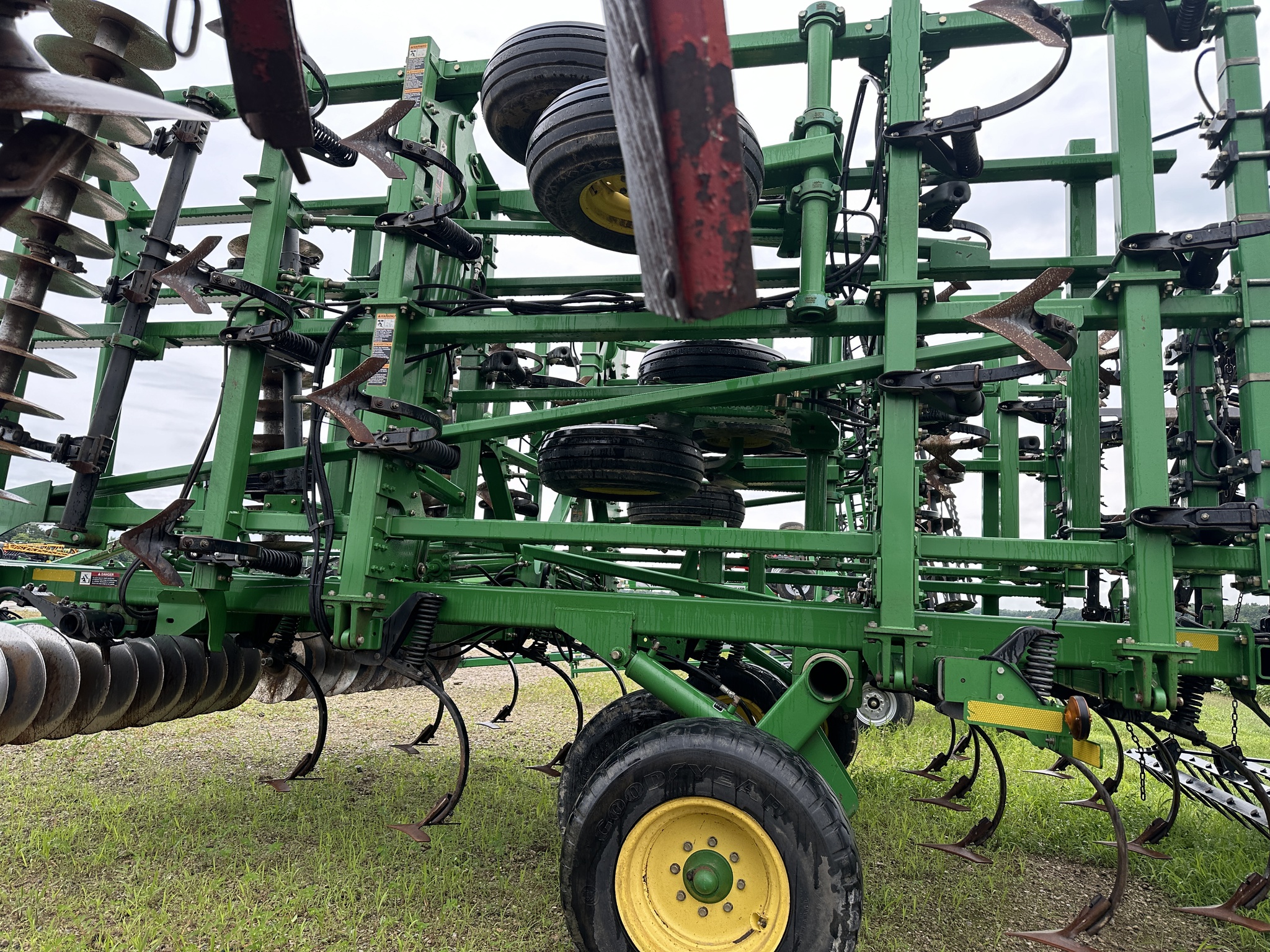 2009 John Deere 2310 Image 7