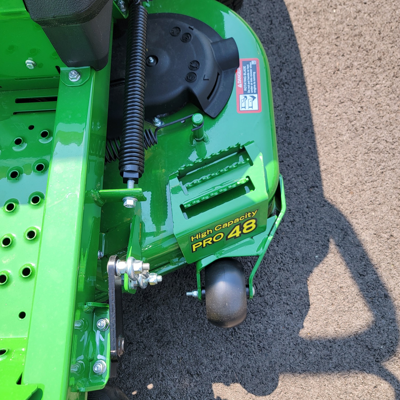 2025 John Deere Z720E Image 5